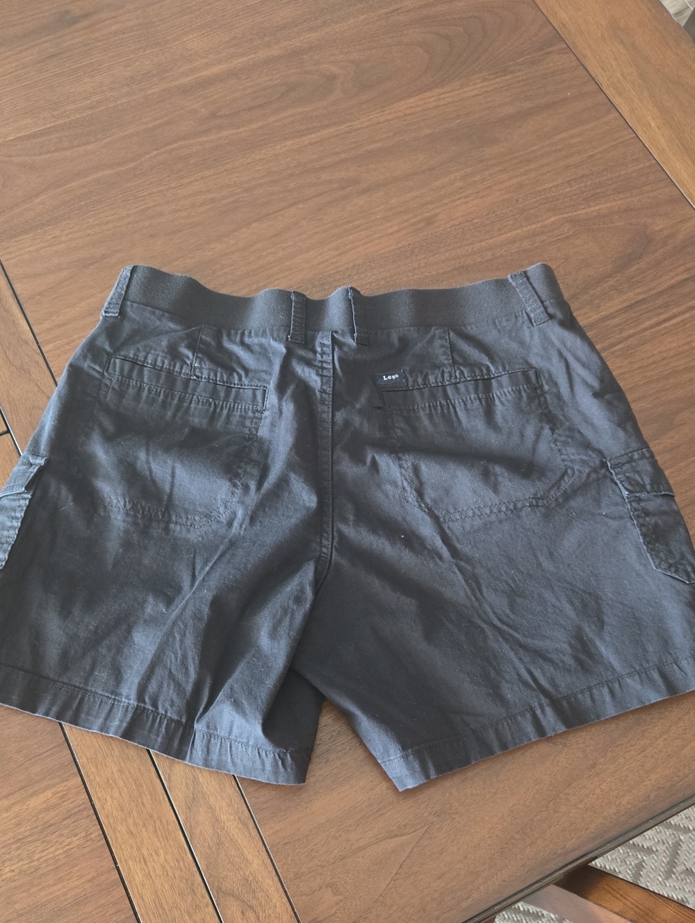Lee Women's Black Relaxed Fit Cargo Shorts Sz 12 - Picture 7 of 7
